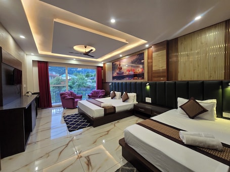 Comfort Triple Room. Hotel Summer Nest - Bhagsu Waterfall