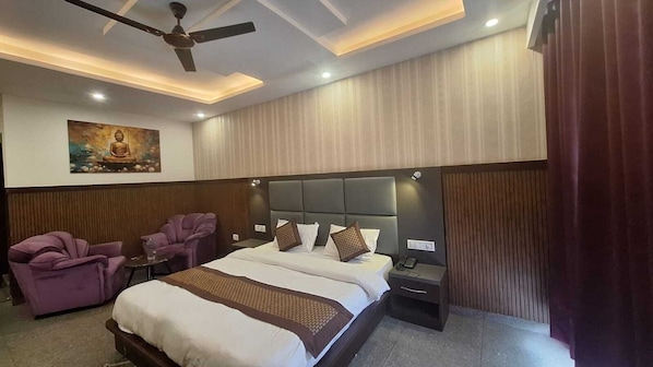 Deluxe Double Room, Balcony, Mountain View | Desk, laptop workspace, free WiFi - Hotel Summer Nest - Bhagsu Waterfall  (Dharamshala)