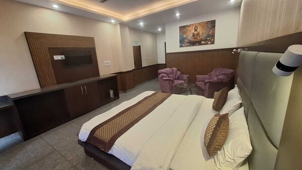 Deluxe Room, Balcony, Mountain View | Desk, laptop workspace, free WiFi