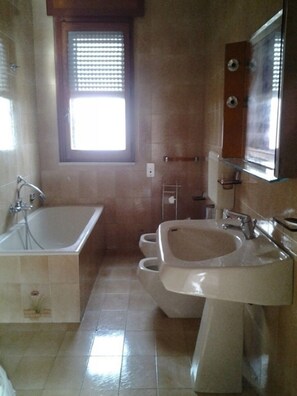 Bathroom - Villa surrounded by greenery in Gallipoli (Gallipoli)