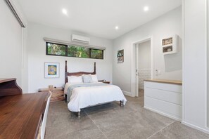 1 habitación, tabla de planchar con plancha, internet y ropa de cama 
