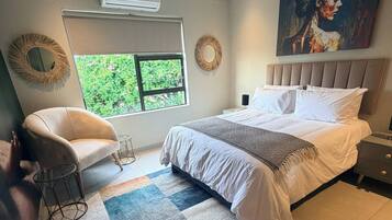 2 habitaciones, tabla de planchar con plancha, internet y ropa de cama