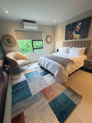 2 bedrooms, iron/ironing board, Internet, bed sheets