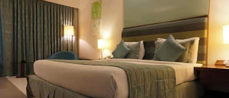 Desk, free WiFi, bed sheets