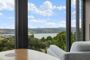 Interior - Stunning Vineyard & River Views (Grindelwald)
