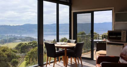 Stunning Vineyard & River Views