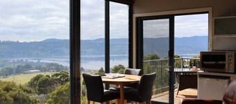 Stunning Vineyard & River Views