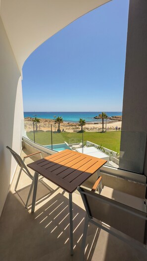 Outdoor dining - Aqua Beachfront Villas #1, Aqua Beachfront Villas - Villa 1 (Ayia Napa)