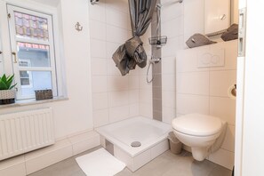 Shower, towels - fewo1846 - Zeppelin berth (Flensburg)