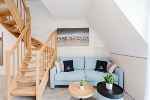 Tv och ett bordtennisbord
