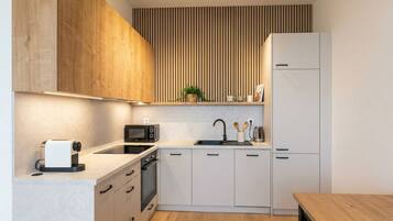 Basic Apartment | Private kitchen | Fridge, microwave, oven, stovetop