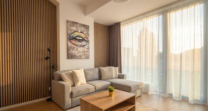 8-Min to Airport 1BR & 1LR Flat