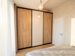 Apartamento básico | Ferros/tábuas de passar roupa, Wi-Fi de cortesia