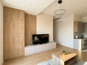 Apartamento básico | Cozinha privada | Geladeira, micro-ondas, fogão, cooktop