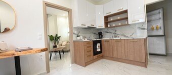 Modh Patras - Modern Design Oasis in the City Centre