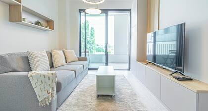 1BR Apartment Near Airport with Parking