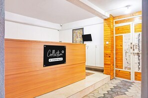 Lobby - Super Collection O Baner (Pune)