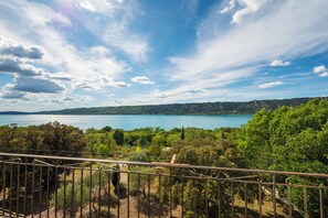 Vue depuis lâhĂ©bergement