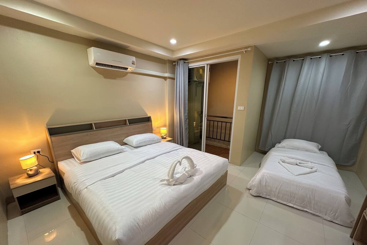 Family Triple Room, Balcony | Desk, free WiFi