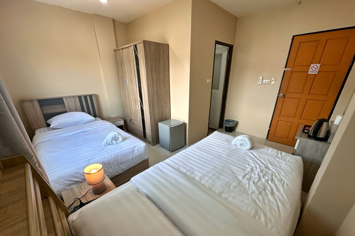Standard Twin Room, Mountain View | Desk, free WiFi