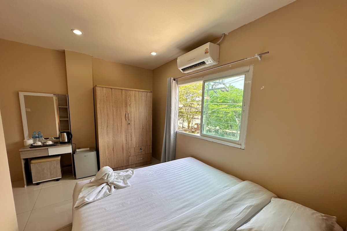 Comfort Double Room, Mountain View | Desk, free WiFi