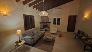 TV - Beautiful family villa with pool. Between nature and close to the coast of Denia (Orba)