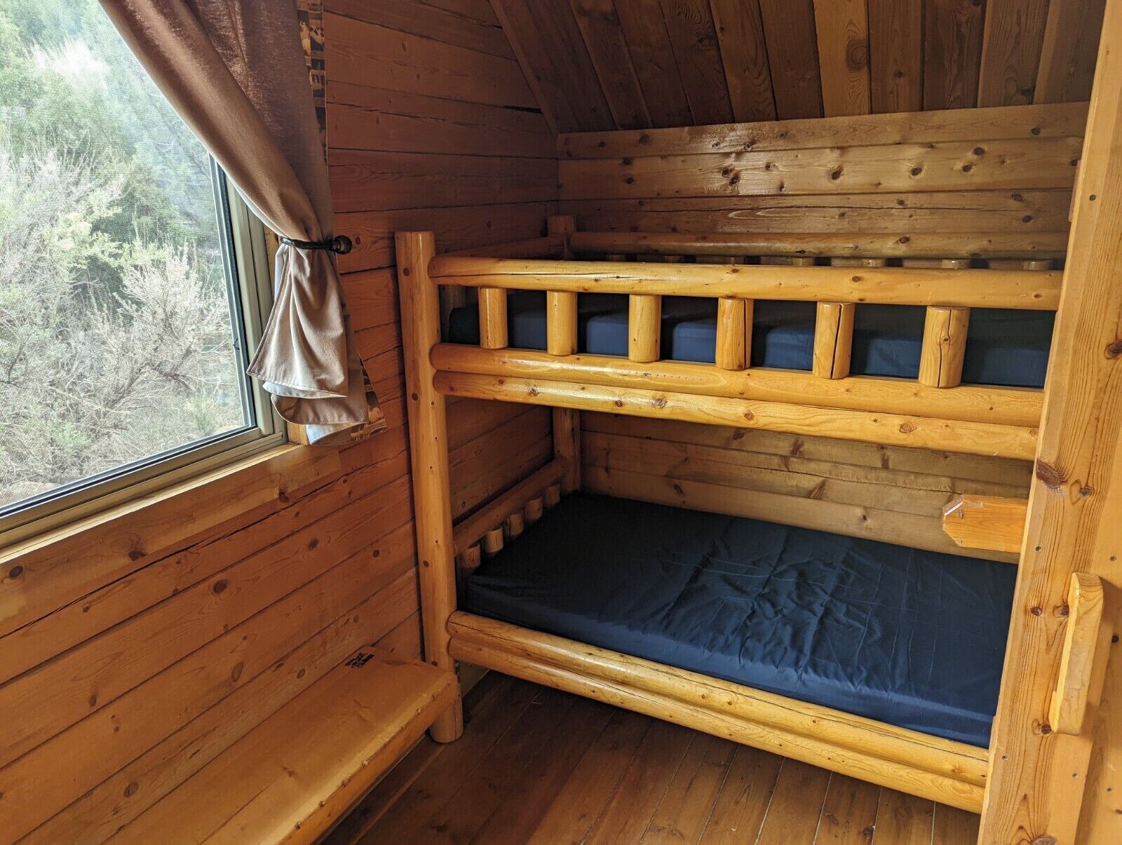 Cabaña estándar, 2 habitaciones, no se aceptan mascotas | Wifi gratis y ropa de cama 