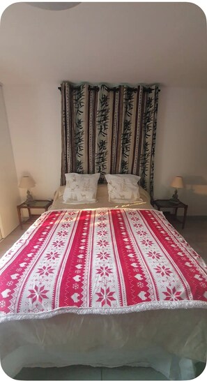 1 bedroom, WiFi, bed sheets - Room with private Jacuzzi and sea view (Le cannet)