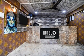 Lobby - Saver SingleFour Fox Suits (Siliguri)