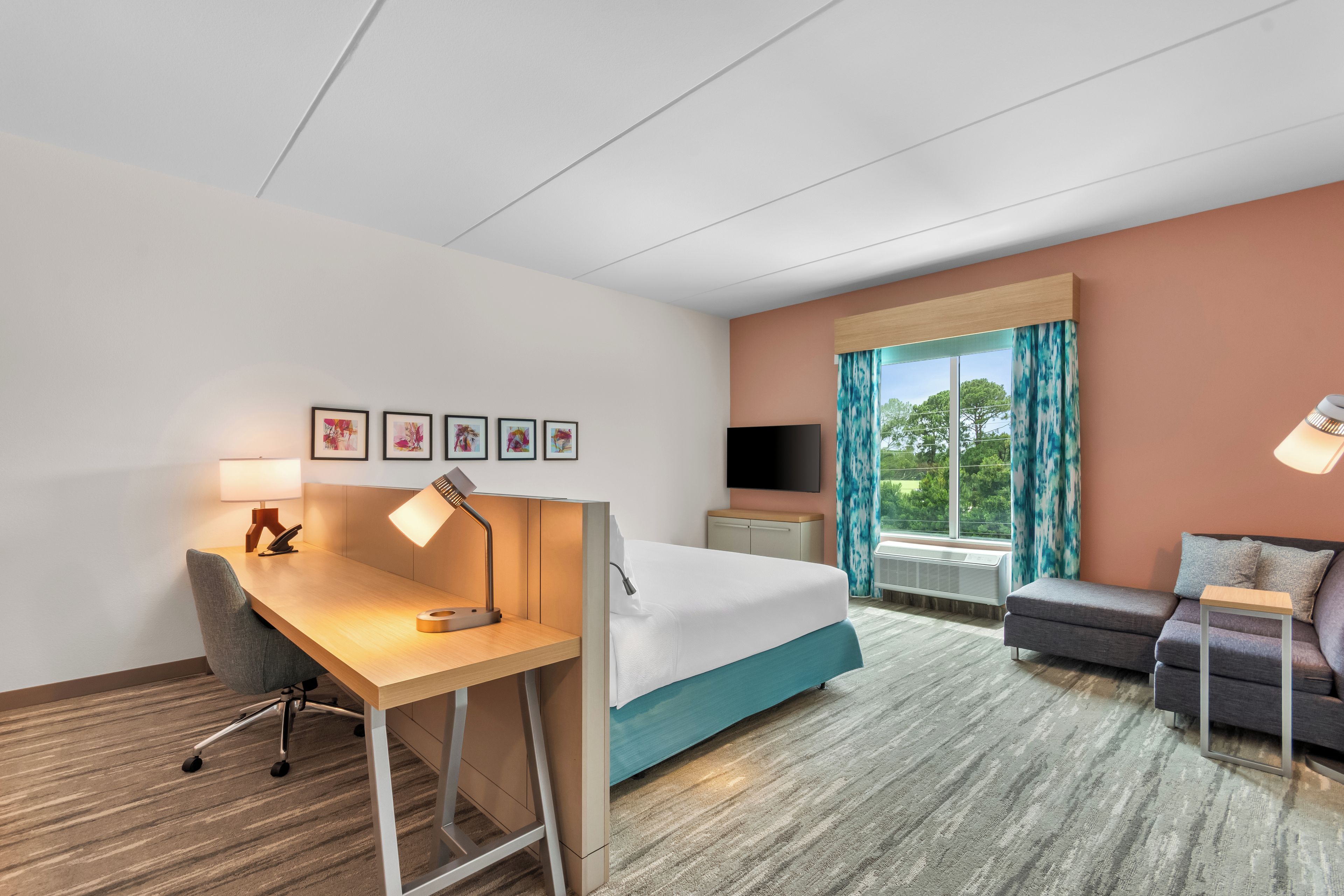 Deluxe Room, 1 King Bed, Accessible Bathtub, Non Smoking | WiFi (free)