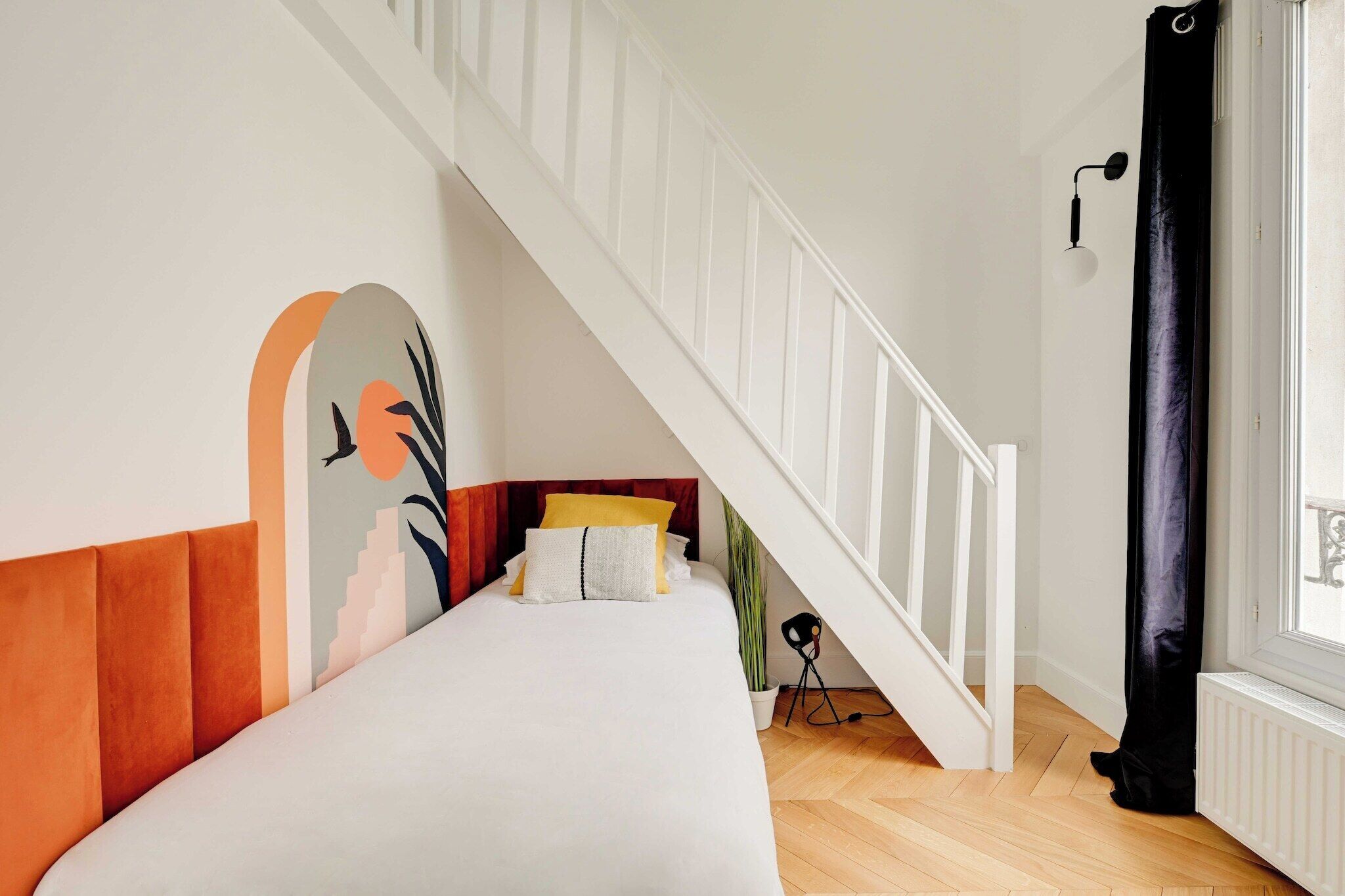 Desk, iron/ironing board, travel cot, Internet