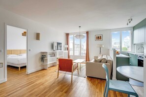 Smart TV, offices - Design Appartement 1BR/2P - Beaugrenelle (Paris)