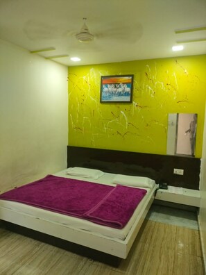 Free WiFi - Moon Sky Ajmer Bijasan Mata Mandir (Ajmer)
