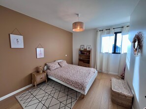 Room - Vrbo Property (Bassussarry)