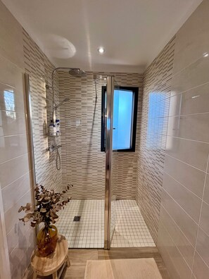 Bathroom - Vrbo Property (Bassussarry)