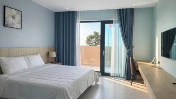 Luxury Double Room | Desk, laptop workspace, free WiFi