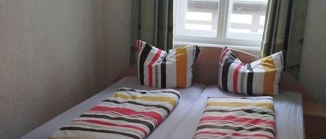 2 bedrooms, WiFi, bed sheets
