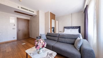 Economy-Studio, Stadtblick