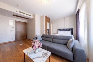 Economy Studio, City View | Free WiFi