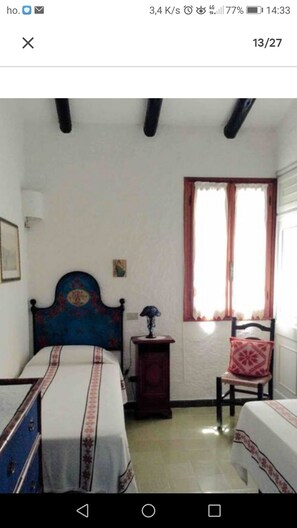 Iron/ironing board, bed sheets - A stone's throw from the sea! (Cannigione)
