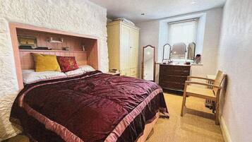 1 bedroom, iron/ironing board, free WiFi, bed sheets