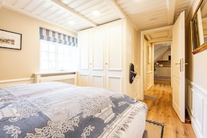 Iron/ironing board, free WiFi, bed sheets - Vacation apartment "Schwalbe Whg. 6" (Sylt)