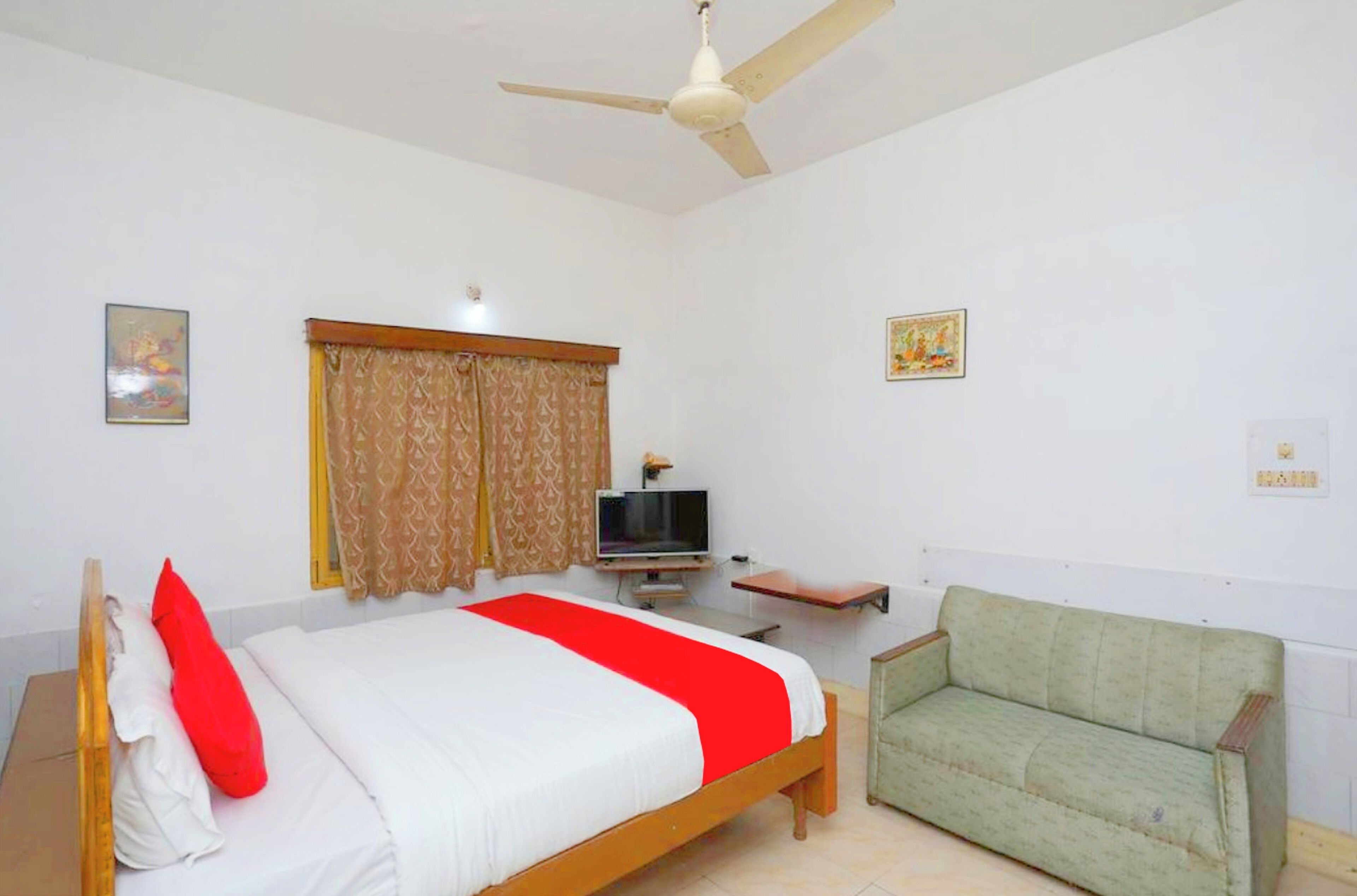 Quarto casal luxo, ar-condicionado | Roupas de cama antialérgicas, escrivaninha, quartos à prova de som