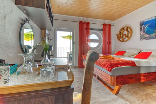 Los Piratas Roque 5 – Double room with sea views & terrace in La Palma