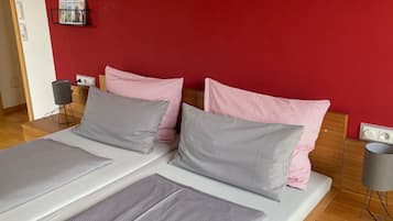 Iron/ironing board, free WiFi, bed sheets