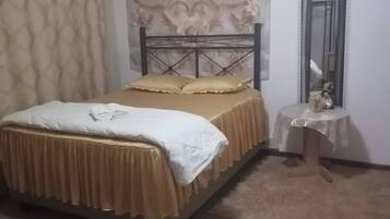 Kamer, 4 slaapkamers, roken, terras | 4 slaapkamers