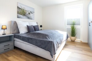 Travel cot, free WiFi, bed sheets, wheelchair access - Sandpiper 1.4. Balcony. Sauna. close to the beach (Kellenhusen)