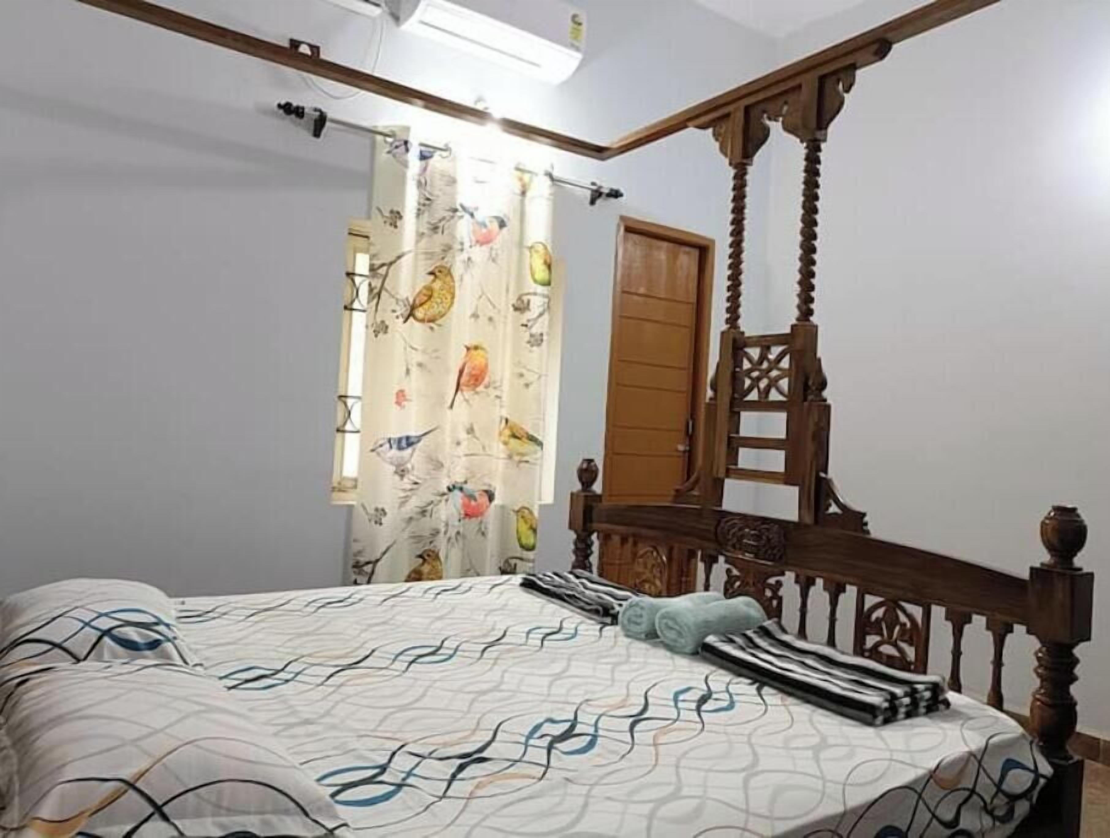 3 chambres, fer et planche à repasser, Wi-Fi, draps fournis