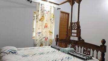 3 chambres, fer et planche à repasser, Wi-Fi, draps fournis