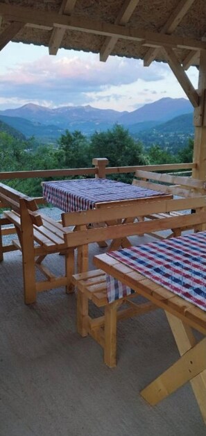 Outdoor dining - Charming 1-bedroom bungalow in soothing Mojkovac Municipality (Mojkovac Municipality)